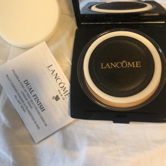 Lancôme DUAL FINISH – Longwear Powder Foundation - Picture 5 of 7